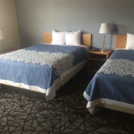 Tomahawk Motor Lodge Riverton Extérieur photo