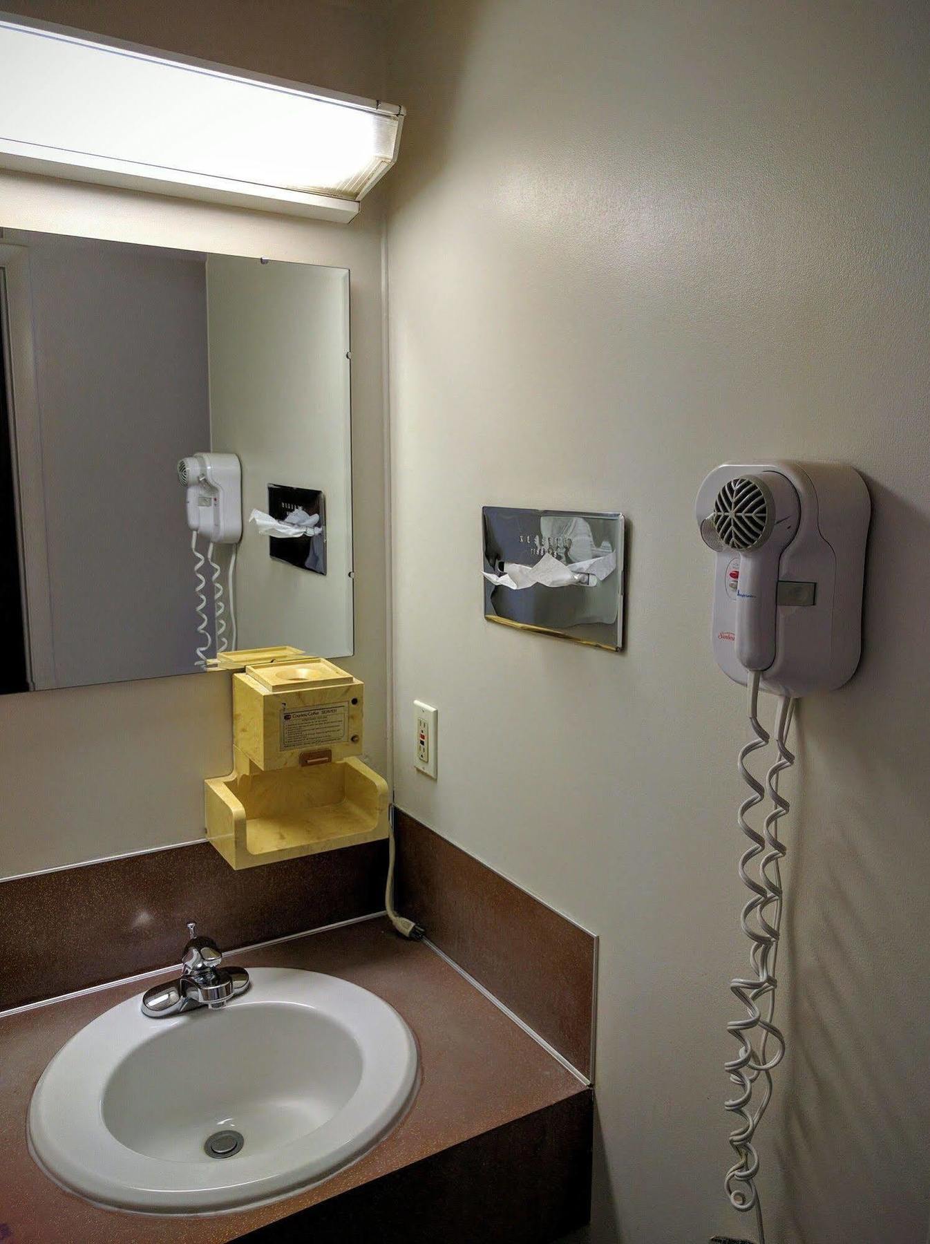 Tomahawk Motor Lodge Riverton Extérieur photo