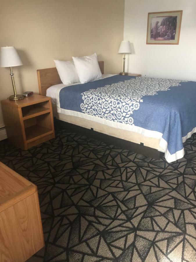 Tomahawk Motor Lodge Riverton Extérieur photo