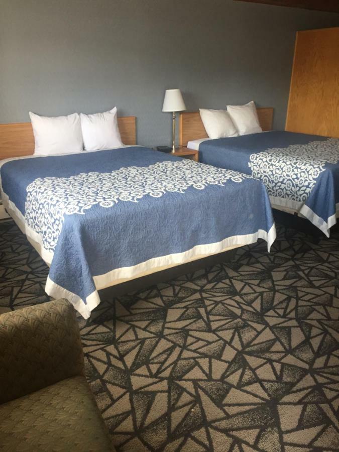 Tomahawk Motor Lodge Riverton Extérieur photo
