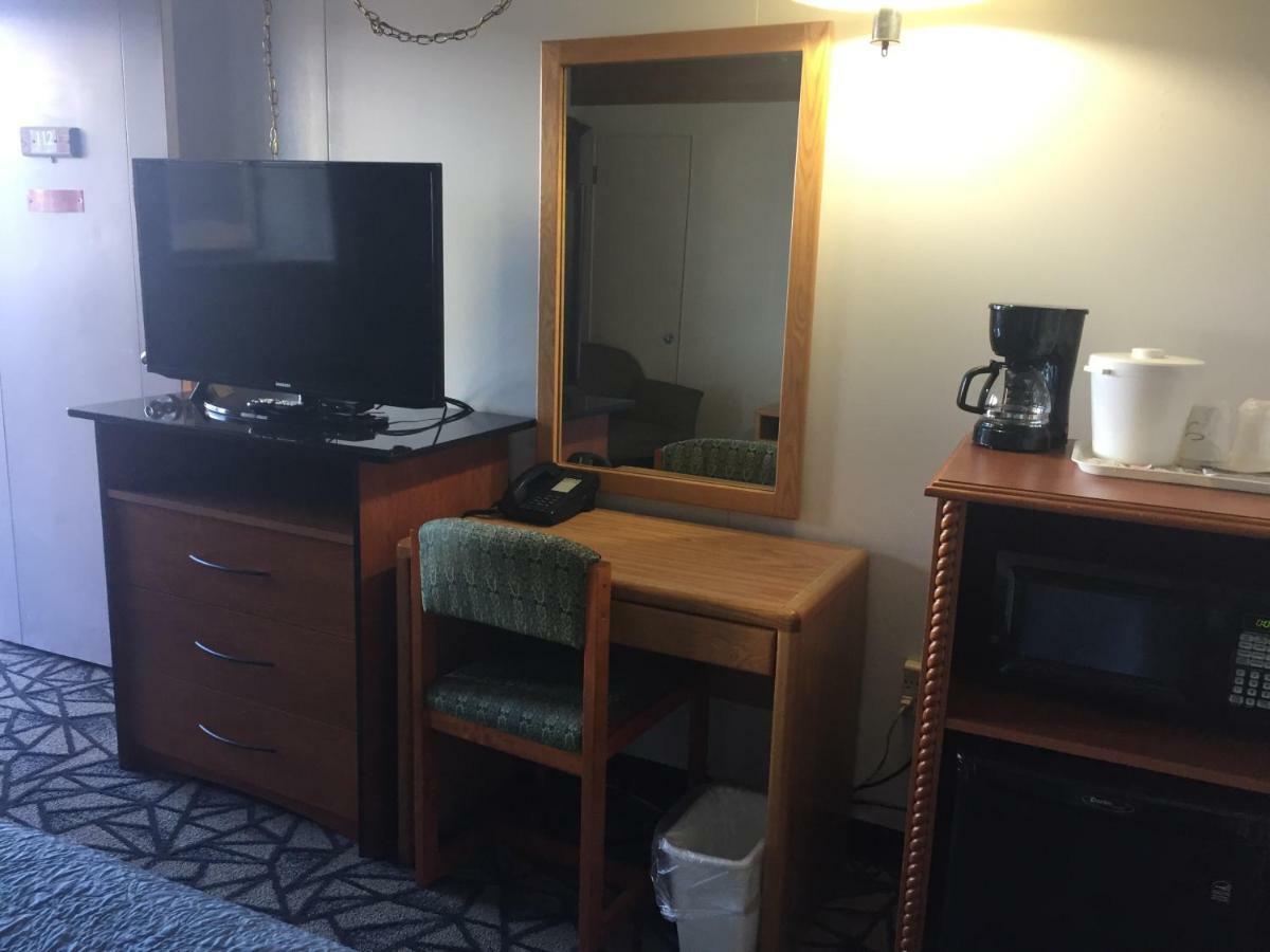 Tomahawk Motor Lodge Riverton Extérieur photo